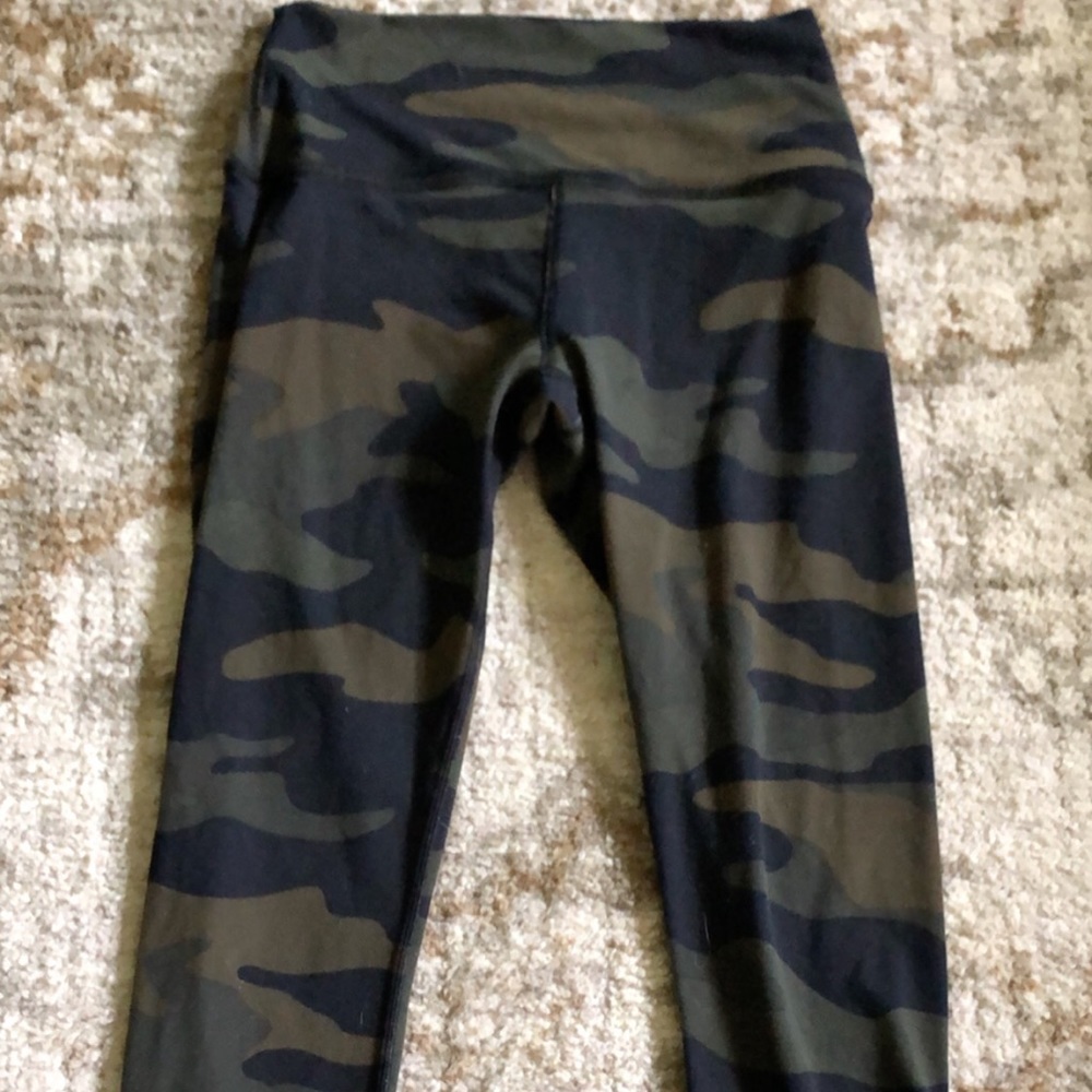 Extra Small Pink Camo Leggings